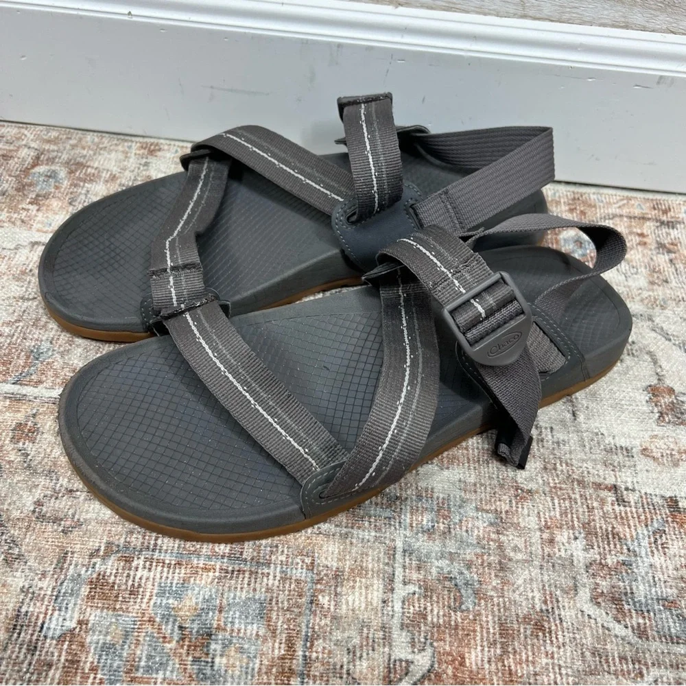 Chacos Sandals Mens Size 11  Lowdown Gray Adjustable Straps Hiking Camping Beach